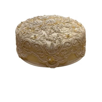 De colección Mujeres Marfil Satinado Kipá Hecho a Mano Floral Cuentas Encaje Adornos OS Foto 1 de 4