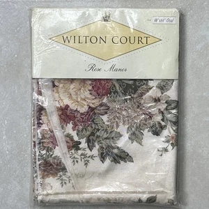 Vintage Neu aus altem Lagerbestand Wilton Court Rose Manor Tischdecke oval 60"×84" Blumenmuster Oma Kern - Bild 1 von 7