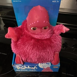 NEU BOOBAH sprechender Plüsch JINGBAH dumme Geräusche 9 Zoll sitzend 2004 PINK FUNKTIONIERT!!! - Bild 1 von 8