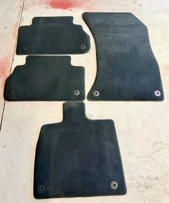 Напольные коврики для Audi Q5 2018–2025 годов выпуска черные от оригинального производителя 4 шт. - Изображение 1 из 4