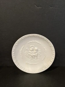 Ardalt White Bisque Small Plate 4.25” Relief With Cherubs 1970’s - Picture 1 of 5