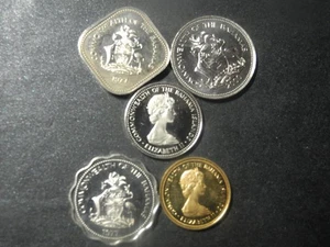 5421 - BAHAMAS - FIVE COINS - Picture 1 of 7