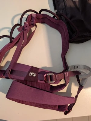 Imbragatura da arrampicata Petzl LUNA Donna – taglia S, NUOVA - MAI USATA - Immagine 1 di 4