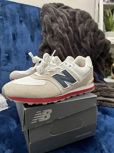 New Balance 574 Size 5 Kids Shoes Grey-Red GC574CP Worn Once - Picture 1 of 4
