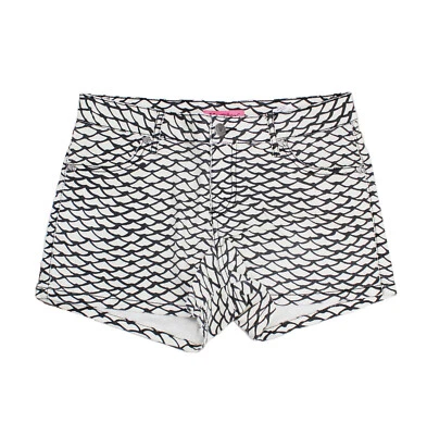 Mini pantalones cortos de mezclilla elásticos con patrón de red de leche marfil Betsey Johnson para mujer Foto 1 de 2