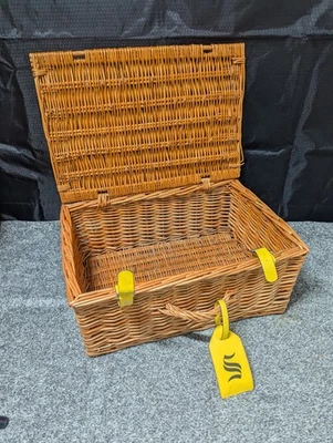 Selfridges Wicker Hamper Picnic Storage Decorative Basket Empty Christmas CB31 - Image 1 of 4