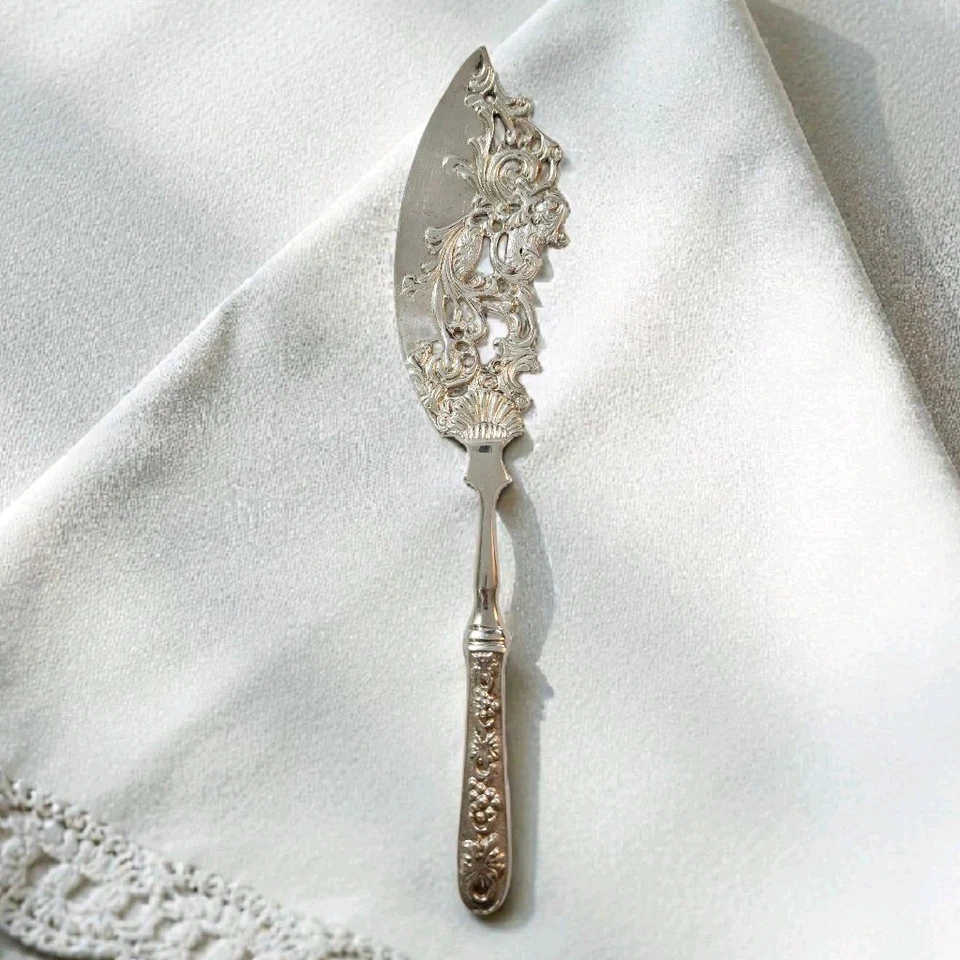 Recortes perforados de filigrana de servidor de peces de placa de plata de colección ornamentados sin marca EC  Foto 1 de 4