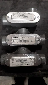 Red Dot Conduit Body with Cover/Gasket Aluminum 3/4" - 1 DALR-2-CG - 2 DAT-2-CG - Picture 1 of 3