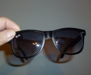 RayBan Black Sun Glasses Damaged (Missing gold logo tag on 1 side) Italy - Picture 1 of 13