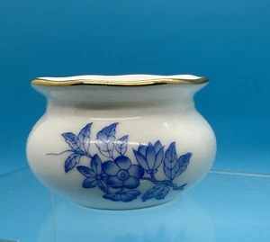 Herend Mini Cachepot Blue White Floral Butterfly Numbered Hand Painted Porcelain - Picture 1 of 9