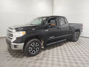 2017 Toyota Tundra SR5 Plus - Picture 1 of 22