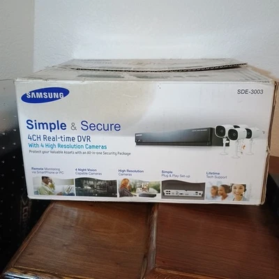 Samsung Video Recorder DVR Model SDE-3003 System w/ 4 cameras 1TB HDD - Image 1 of 4