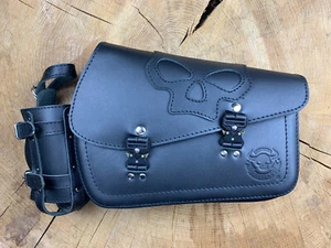 Seitentasche KING SKULL Flaschenhalter passend für Harley Davidson Sportster S - Bild 1 von 9