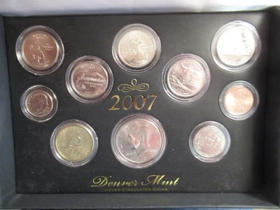 2007 D US Mint  Set, carded & boxed - Image 1 of 4