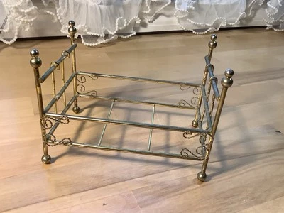 Casa de bonecas miniatura 1:12 metal tom dourado estrutura de cama infantil  - Imagem 1 de 4