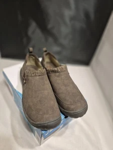 JSport Women  Brown Alice Slip-On 10 Flats Indoor Outdoor Shoes New - Picture 1 of 9