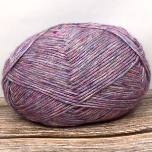 Hilo Puff (Teñido Posy) 10 capas Aran 100 g 250 m algodón acrílico púrpura suave - Imagen 1 de 2