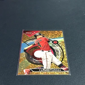 2023 Topps Finest Carlos Correa Gold Mini-Diamante/50 - Imagen 1 de 2