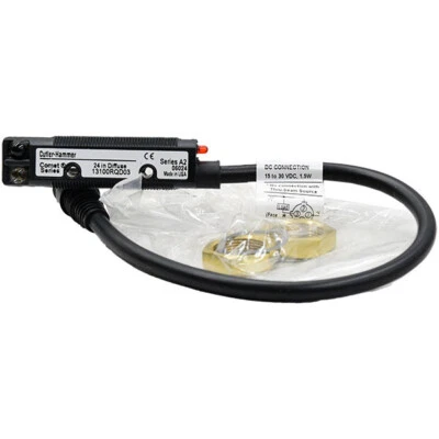 13100RQD03 Cutler Hammer Diffuse Reflective Photoelectric Sensor  -SA - Image 1 of 2