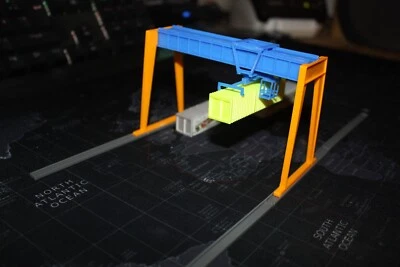 Containerkran incl. Laufschienen Spur Z 1:220 - Bild 1 von 4