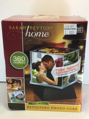 Cubo fotográfico giratorio motorizado Sarah Peyton Home tiene capacidad para cinco 4"" x 4"" - NUEVO Foto 1 de 4