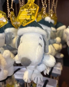 USJ Peanuts Snoopy Mascot Keychain Holiday 2025 Exclusive Universal Japan - Picture 1 of 2