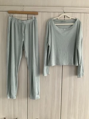 New look women’s pale turquoise loungewear size M/L needs debobbling - Image 1 of 4