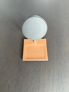 Chargeur téléphone sans fil Christian Dior USB-C - Photo 1 sur 3