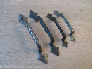 CAST IRON OLD GOTHIC TWISTED KITCHEN CABINET DOOR CUPBOARD DRAWER D PULL HANDLES - Picture 1 of 5