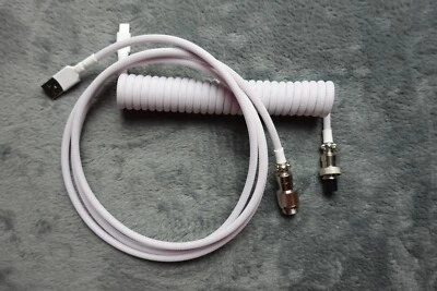 Cable de teclado en espiral personalizado con conector Aviator Gk12 - Doble funda Usb-c Foto 1 de 4