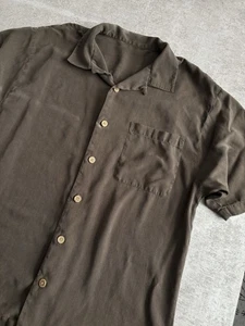 Geoffrey Beene Men’s 100% Silk Button Up Loop Neck Short Sleeve Shirt , OlivSz L - Picture 1 of 7