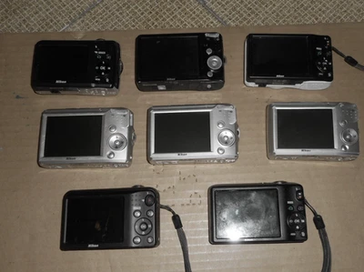 NIKON Coolpix lotto 8 fotocamere guaste per ricambi - L21   L16  L20  L29   L25 - Immagine 1 di 4