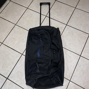 Leeds 26” Black Nylon Wheeled Luggage Duffle Bag, Pre-owned Heavy Duty - Picture 1 of 3