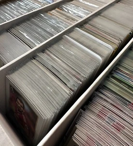 Topps/ Panini 50 Karten Premium Bulk/ Lot - 1 Garantierte Autogrammkarte/ Auto - Picture 1 of 1