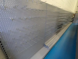 14 x Lochwand Wandregale Regale Vitrinen 1800 mm x 1250 mm - Bild 1 von 3
