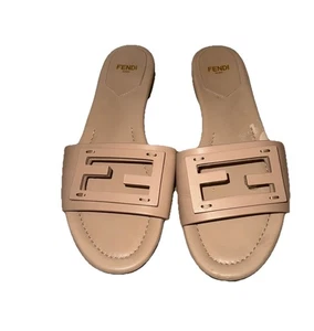 Fendi Logo Leder Sandalen 37 1/2 Größe 7,5 lesen siehe Bild - Bild 1 von 6