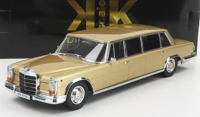 MODELLINO AUTO STATICO KK MERCEDES S-CLASS 600 LWB PULLMAN W100 1964 ORO 1/18 - Immagine 1 di 4