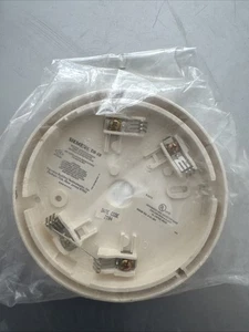 Cerberus Pyrotronics Siemens DB-3S Base For Fire Alarm Smoke Detectors.  - Picture 1 of 1