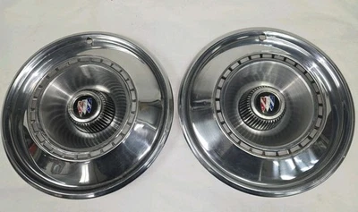 Juego de 2 tapacubos de acero inoxidable Buick Lesabre Special Estate Wagon 1968 de 15 pulgadas Foto 1 de 4