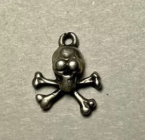 Sterling Silver Charm "Skull & Crossbones" .925 - Picture 1 of 2