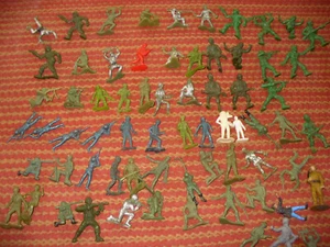 Vintage Mixed U.S. Army Others Toy Playset Soldiers 60 plus 2 Marx - Picture 1 of 9