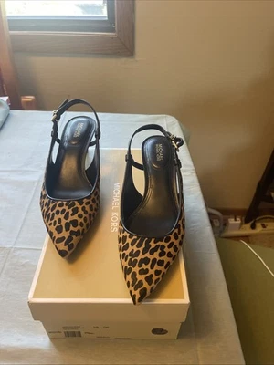 Mujer Gatito Tacón Michael Kors Talla 7 NUNCA USADO Foto 1 de 4