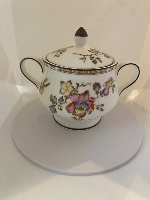 Wedgwood Bone China - Swallow Yellow Brown - Sugar Box w/ Lid - Made in England — 第 1/4 张图片