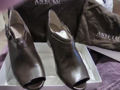 NWB Anyi Lu Couture Comfort Melanie Italian Leather Chocolate Booties US10.5 - Image 1 of 2