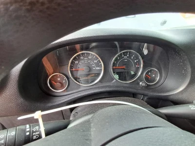Medidor de velocímetro usado se adapta a: Jeep Wrangler Cluster Rubicon 2016 100 MPH sin vehículo Foto 1 de 4