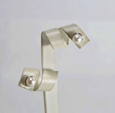 ORECCHINI ARGENTO 925 PERLE AKOYA  7 mm PERNO E FARFALLA                AGHT 039 - Immagine 1 di 4