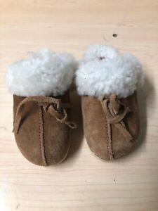 Hanna Andersson Toddler Girl Fur Lined Beige Suede Wood Clog Size 25 (US 9)