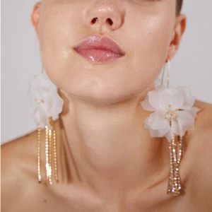 Fancy Vintage Bohemian Long Acrylic Rhinestone White Flower Tassel Earrings - Picture 1 of 8