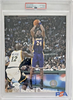 Foto de archivo de fotos firmada por Kobe Bryant 8x10 autenticada PSA/DNA 84408597 Foto 1 de 2