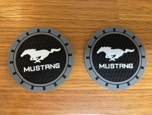 Set Of 2 Cup Mat Car Drink Holder Insert Silicone Coaster, Ford Mustang - Foto 1 di 1